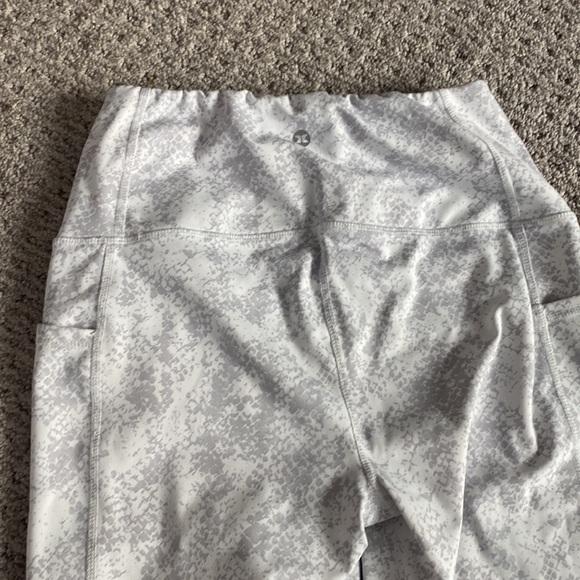 EUC RBX workout leggings with side pockets size small - Picture 5 of 5